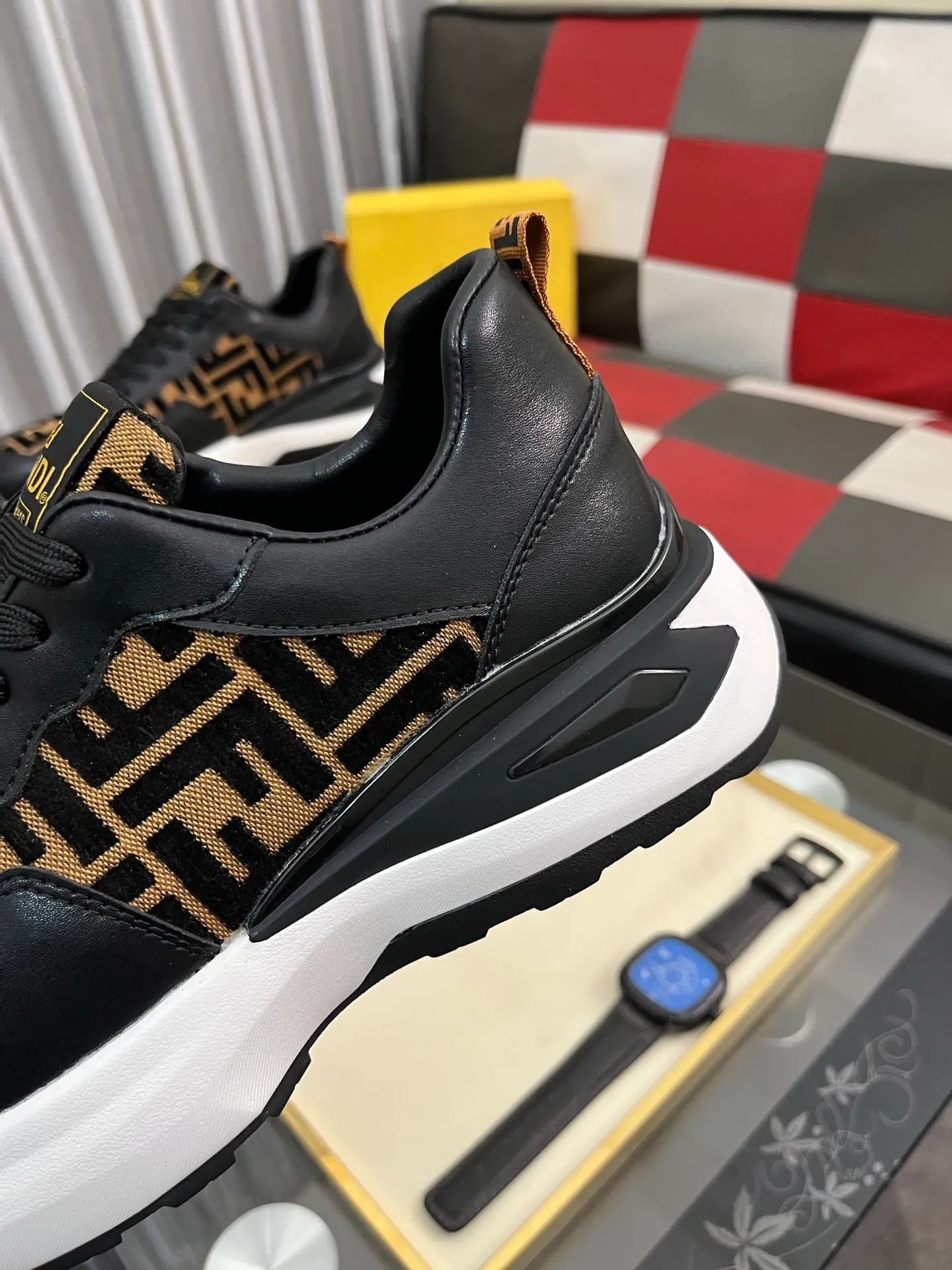 Men's Men's Shoes💰458⌚️⌚️[Fendi] Fendi's latest casual shoes for men! Available at counters simultaneously! A one-to-one replica of the original. All imported official website one-to-one cowhide fabric. The interior is made of top-grade sheepskin, and the original factory-supplied rubber outsole is used. Leading new fashion concepts. Matching code: 38-44. 4️⃣colors available